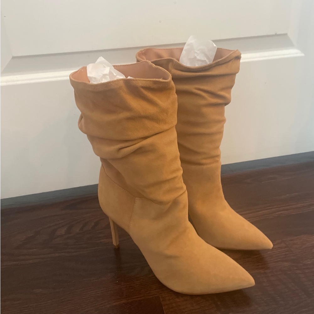 Schutz tan scrunch suede heeled booties size 8